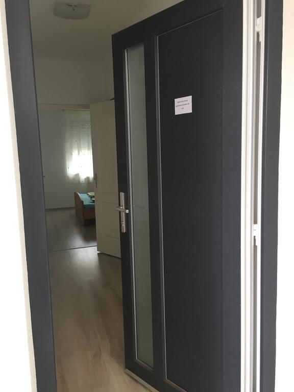 Ferienwohnung Belle Casa 24 Debrecen Exterior foto